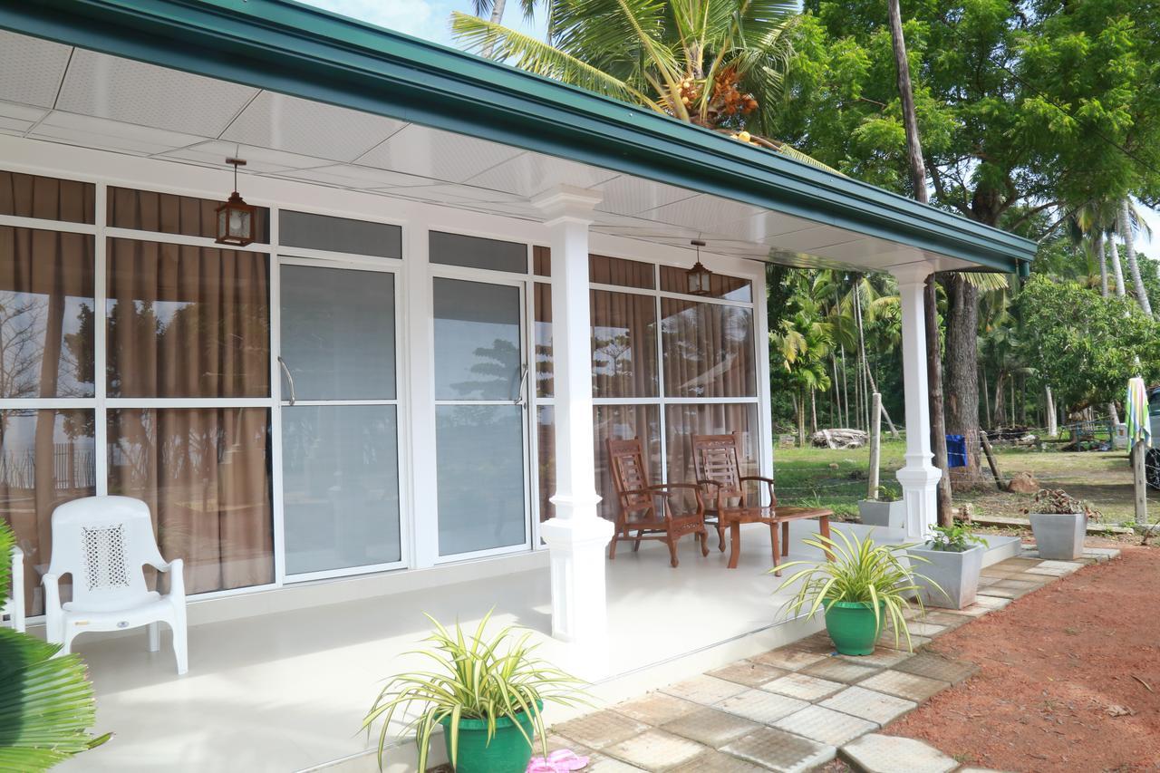 Serene Beach Hotel ディックウェラ エクステリア 写真